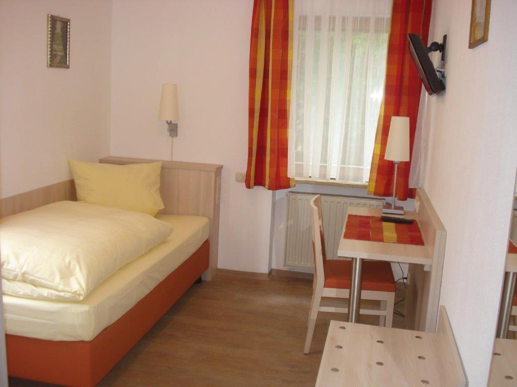 Hotel-Gasthof Bub Zirndorf Room photo
